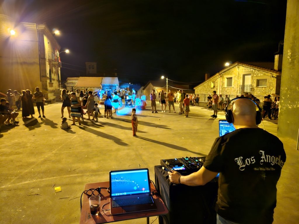 Dj en fiestas patronales de Espeja de San Marcelino.