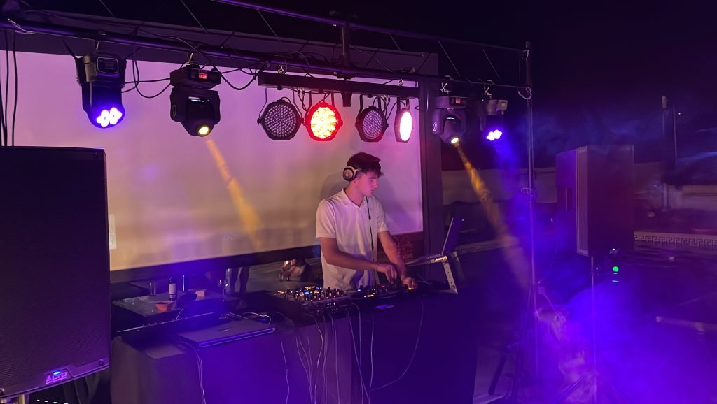 Dj en fiesta de cumpleaños.